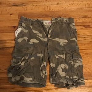 Men’s camo cargo shorts